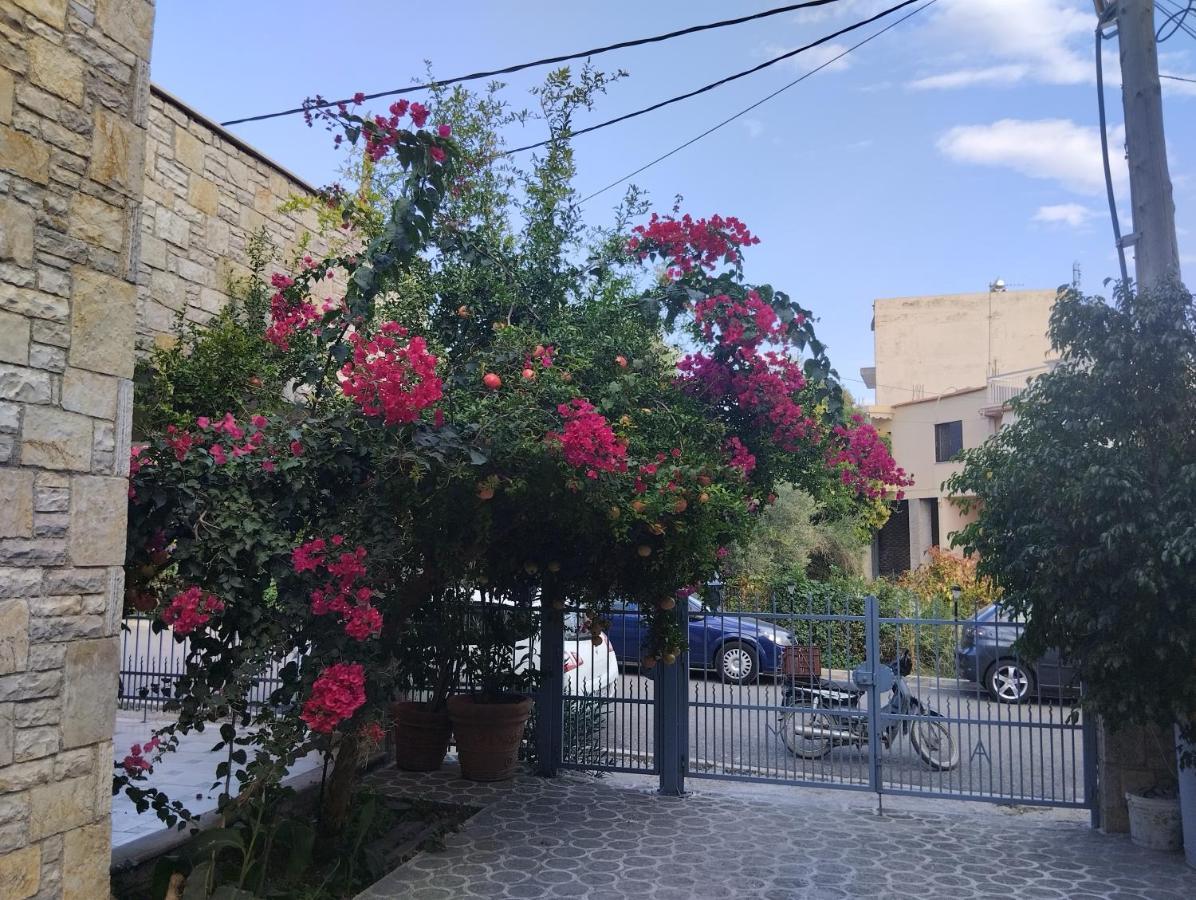 Πέτρινο Στη Θάλασσα Leilighet Návpaktos Eksteriør bilde
