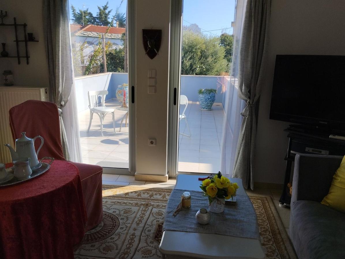 Πέτρινο Στη Θάλασσα Leilighet Návpaktos Eksteriør bilde
