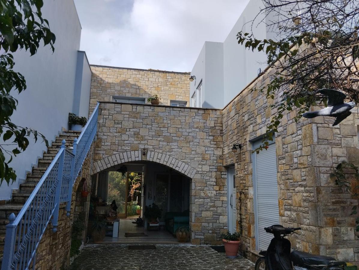 Πέτρινο Στη Θάλασσα Leilighet Návpaktos Eksteriør bilde
